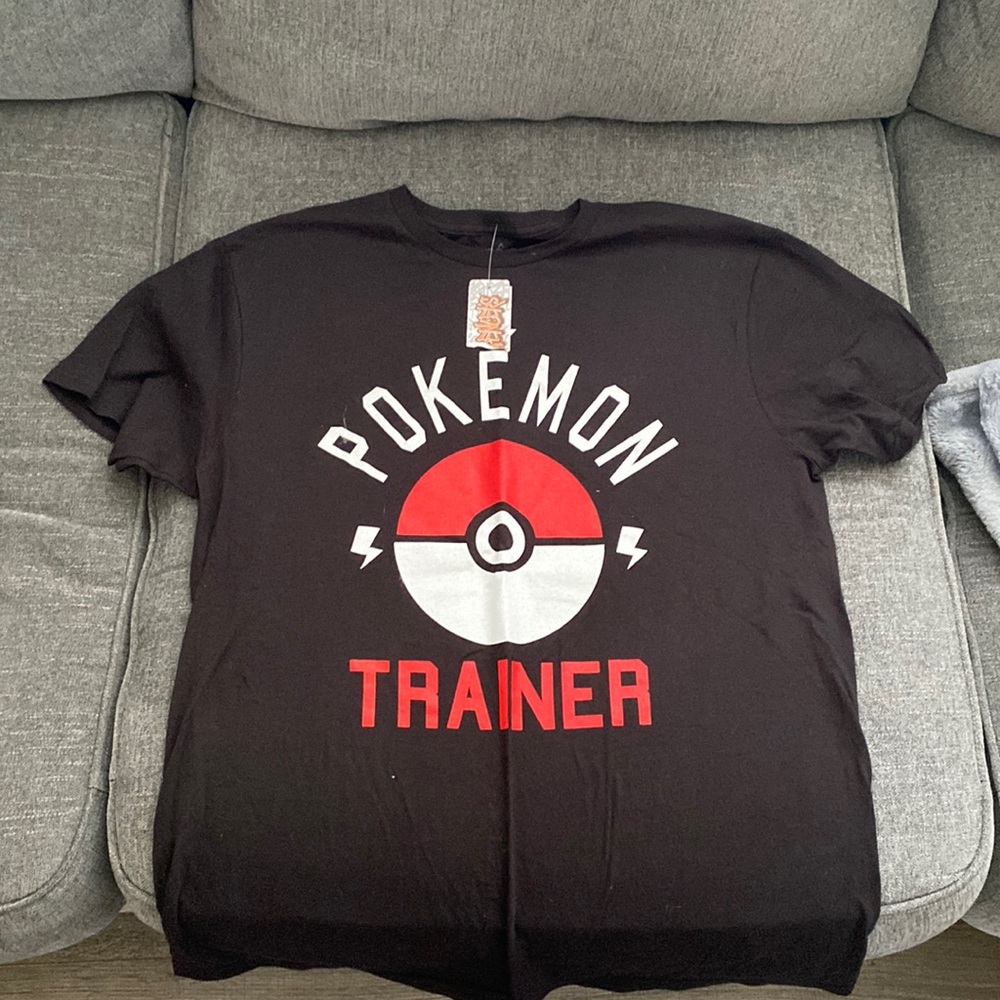 Mens size large Pokémon trainer t shirt new with tags